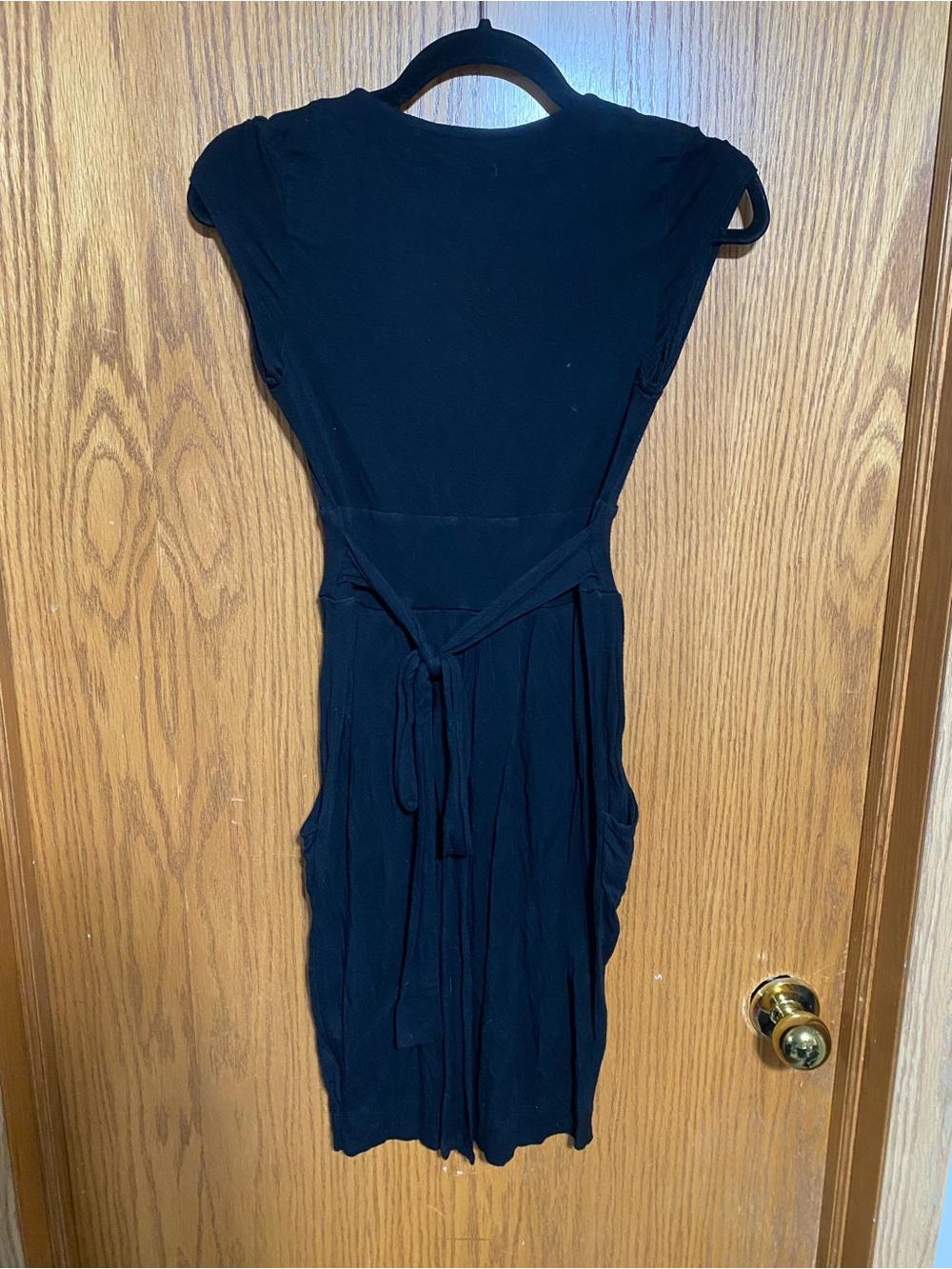 Black V-Neck Midi Dress with pockets and attached tie belt - Picture 6 of 7
